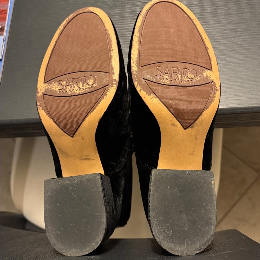 Elegant Black Lace-Up Ankle Boots - Picture 5 of 5